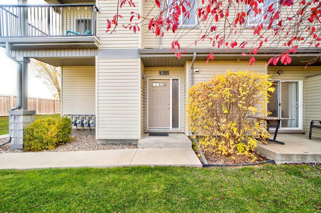 Photo of 125 Silkstone Road W #4, Lethbridge, AB T1J 3A8 (MLS # A2353622)