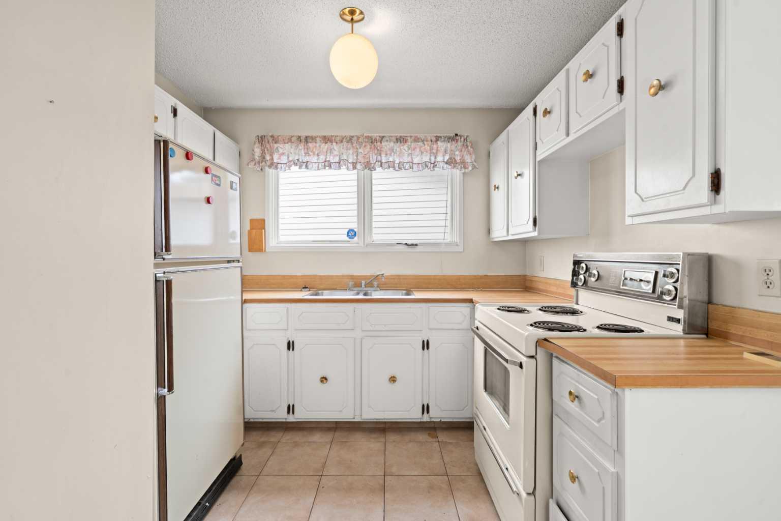 151 Deerview Court SE