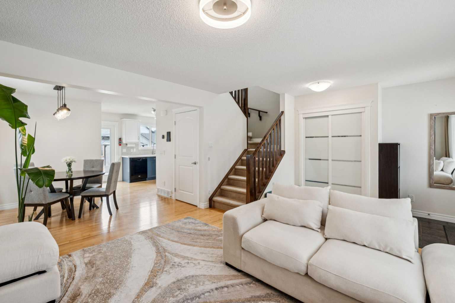 56 Silverado Plains View SW