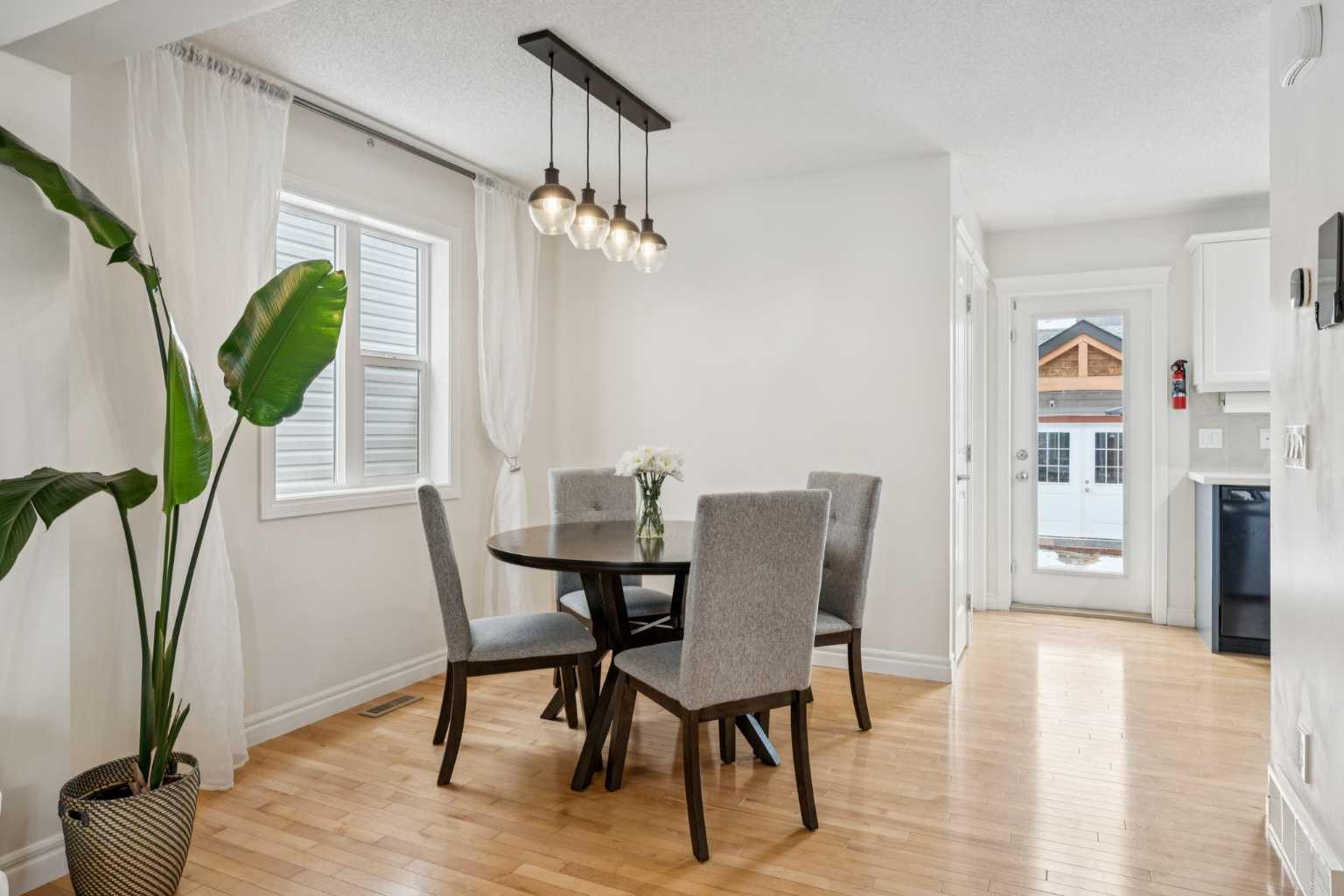 56 Silverado Plains View SW