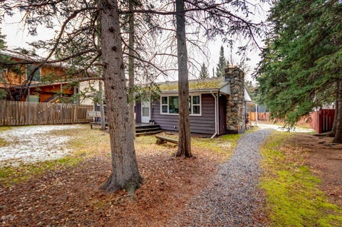 Photo of 810 13 Street, Canmore, AB T1W 1W6 (MLS # A2355361)