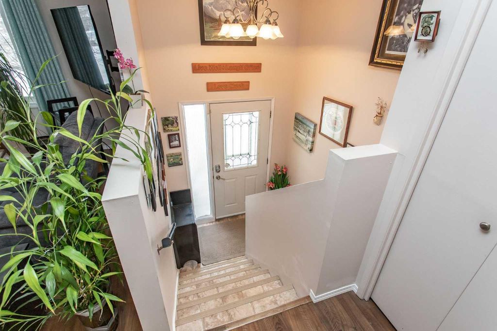 Photo of 10 Patterson Crescent, Red Deer, AB T4P 1J5 (MLS # A2293424)