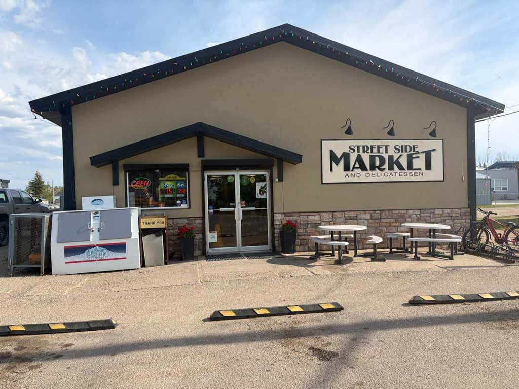 Photo of 218 4 Avenue, Stirling, AB T0K 2E0 (MLS # A2339885)