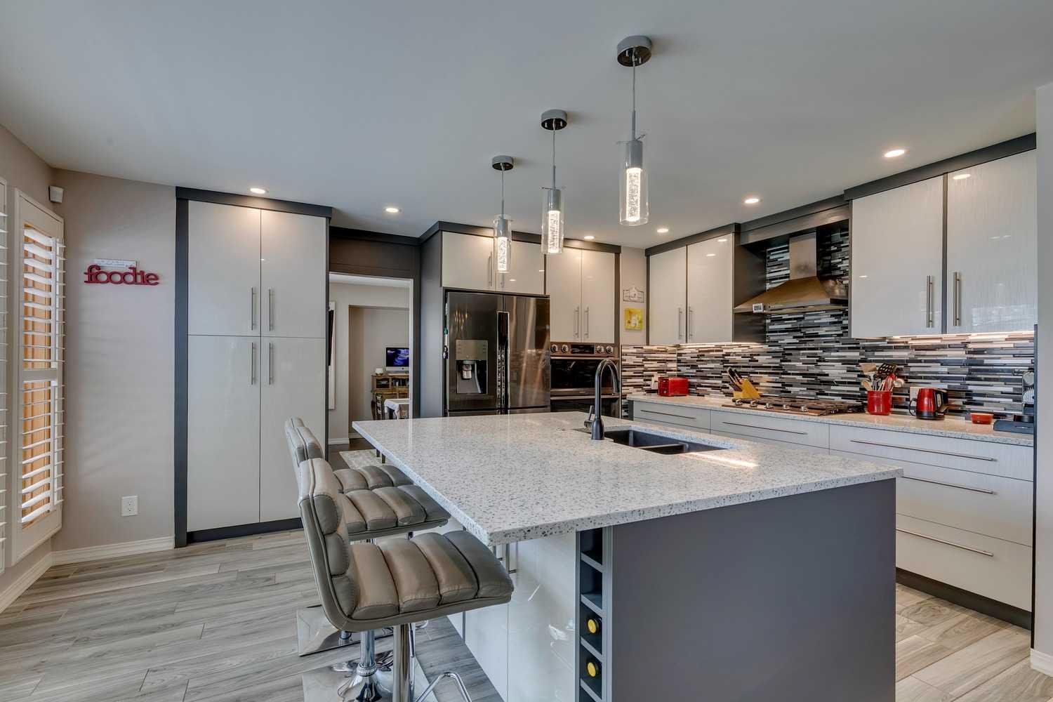 2108 Douglasbank Crescent SE
