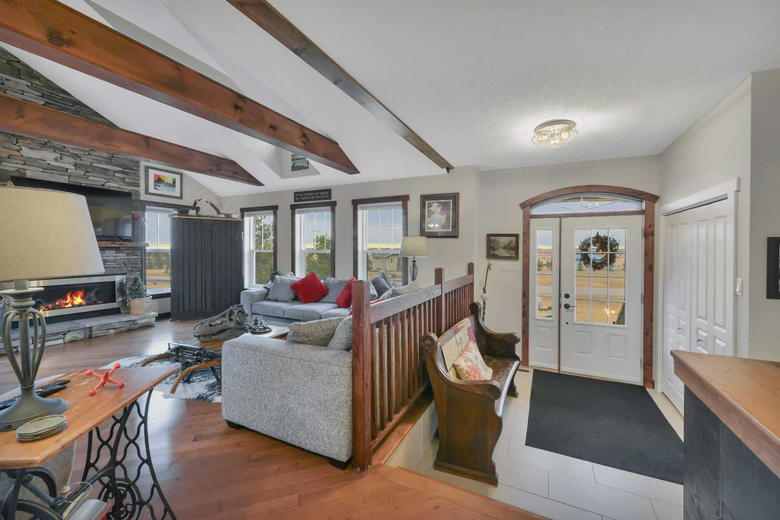 6118 Evergreen Close