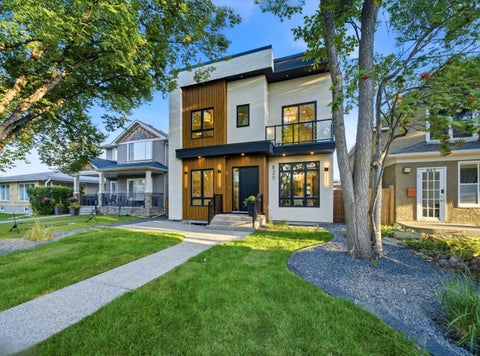 Photo of 825 21 Avenue NW, Calgary, AB T2M 1K5 (MLS # A2321385)
