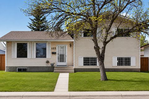 Photo of 123 Rundleridge Way NE, Calgary, AB T1Y 2J8 (MLS # A2313998)