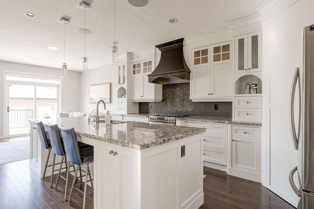 Photo of 3529 3 Avenue SW, Calgary, AB T3C 0A7 (MLS # A2305195)