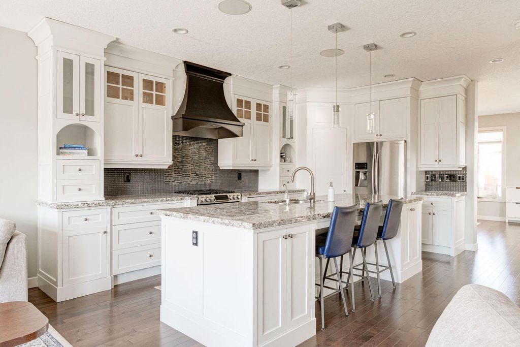 Photo of 3529 3 Avenue SW, Calgary, AB T3C 0A7 (MLS # A2305195)