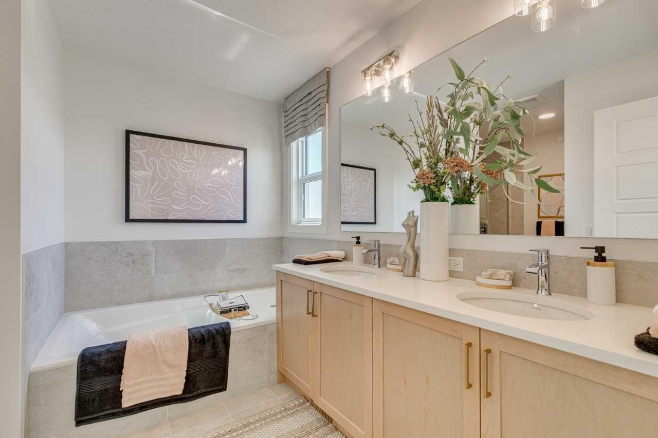 145 Monarch Bend