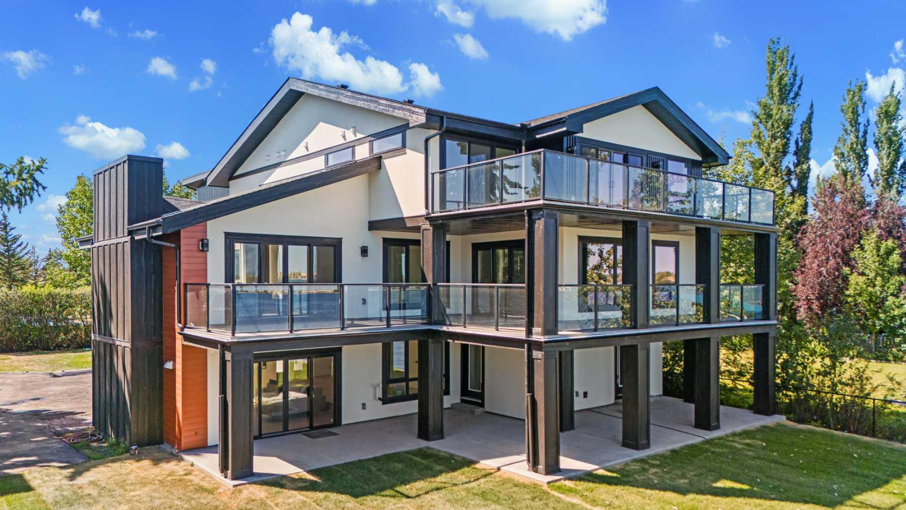 476 WEST CHESTERMERE Drive