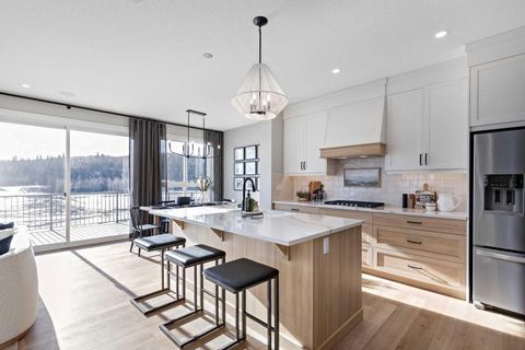 8 Creekview Manor SW Calgary AB T2X 5Y3