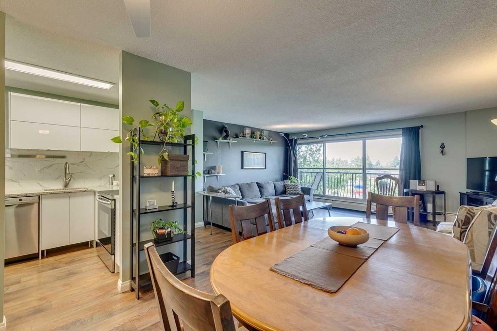 Photo of 231 Heritage Drive SE #35B, Calgary, AB T2N 1N2 (MLS # A2278604)