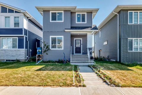 Photo of 124 Chelsea Glen, Chestermere, AB T1X 2P4 (MLS # A2258924) Photo of 124 Chelsea Glen, Chestermere, AB T1X 2P4 (MLS # A2258924)