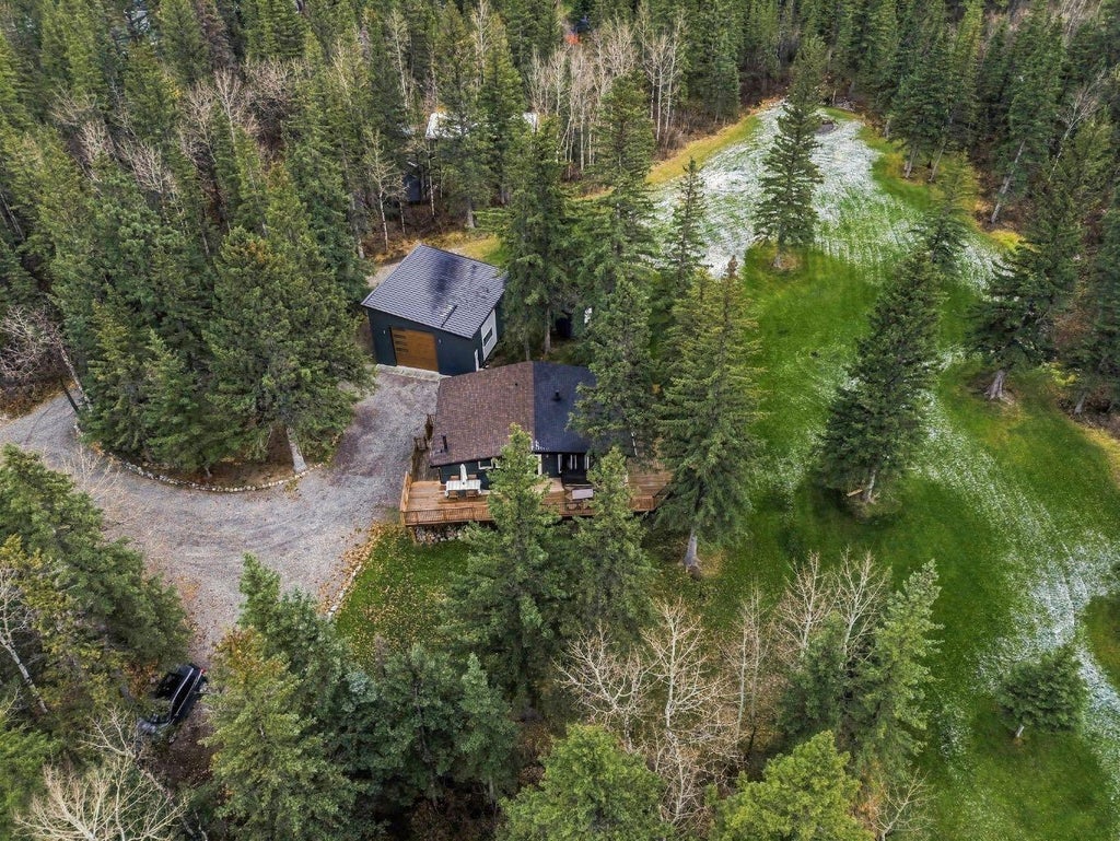 Photo of 14 Des Arcs Crescent, Lac Des Arcs, AB T1W 2W3 (MLS # A2354167)