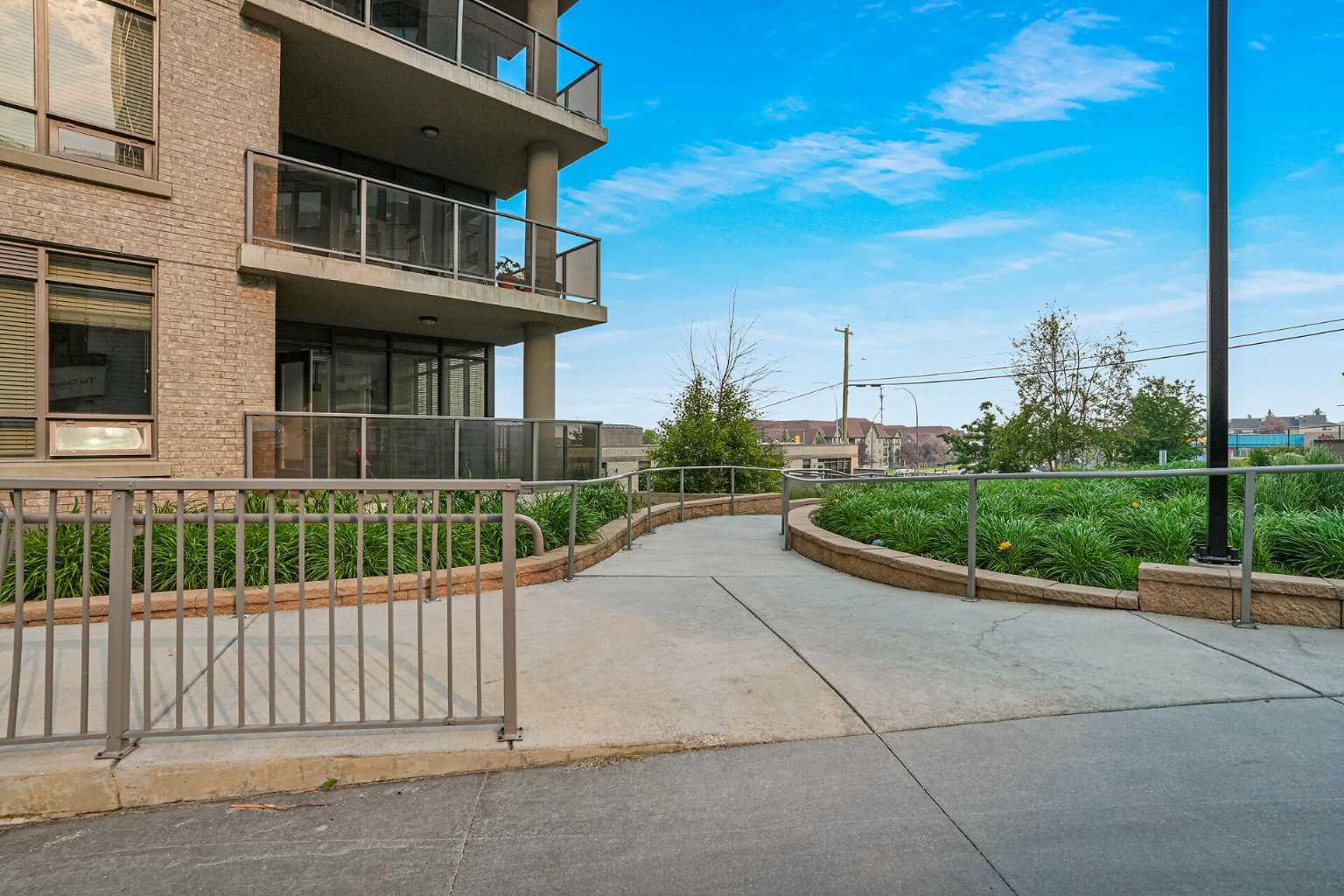 10 Shawnee Hill SW 106