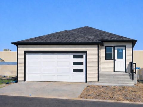 Photo of 328 Somerside Road SE, Medicine Hat, AB T1B 0R2 (MLS # A2282947)