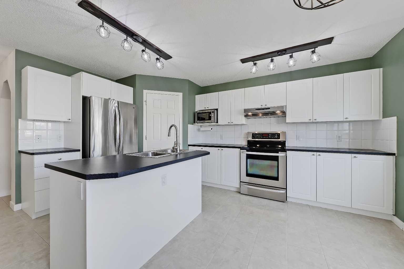 123 Arbour Butte Road NW