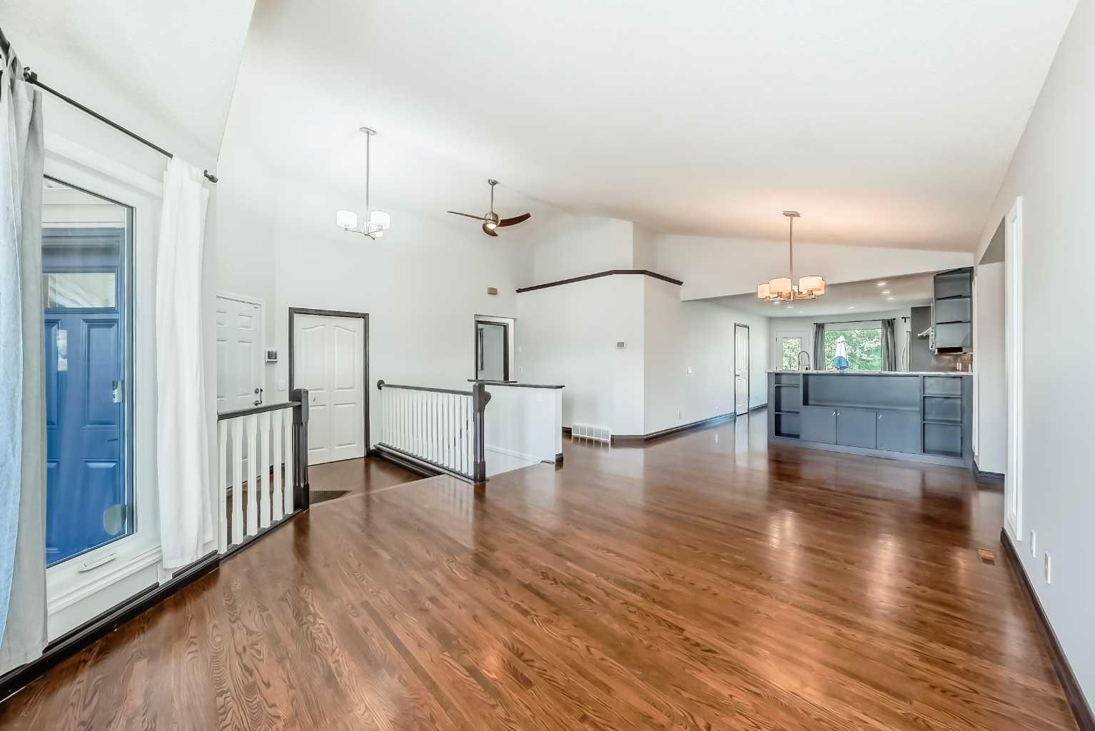 96 Douglas Shore Close SE