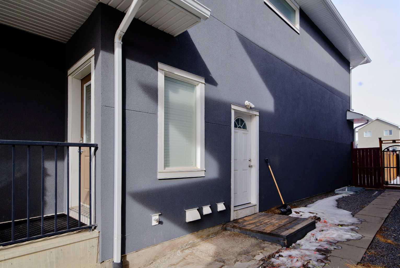 18 Redstone Manor NE