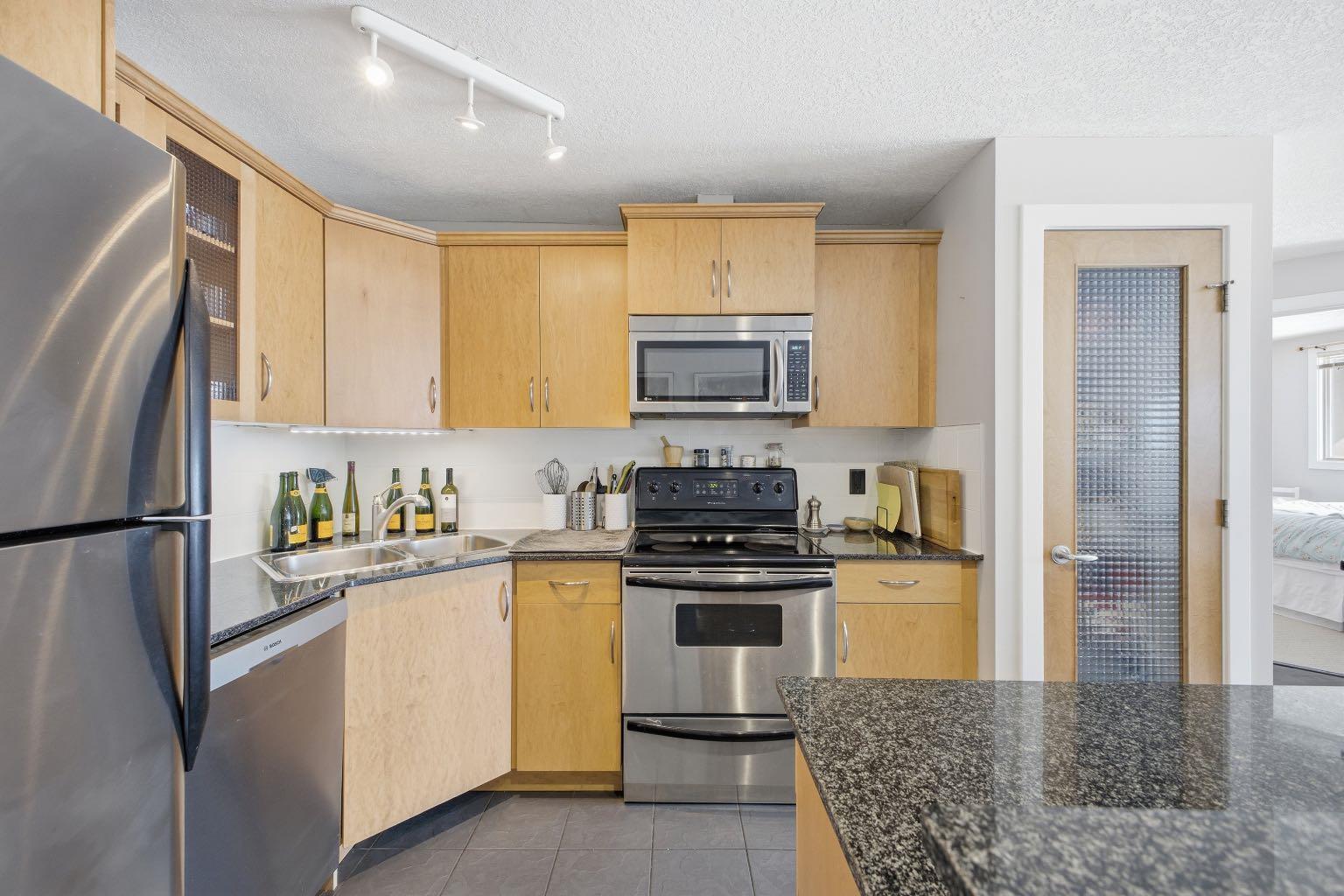 317 19 Avenue SW 212