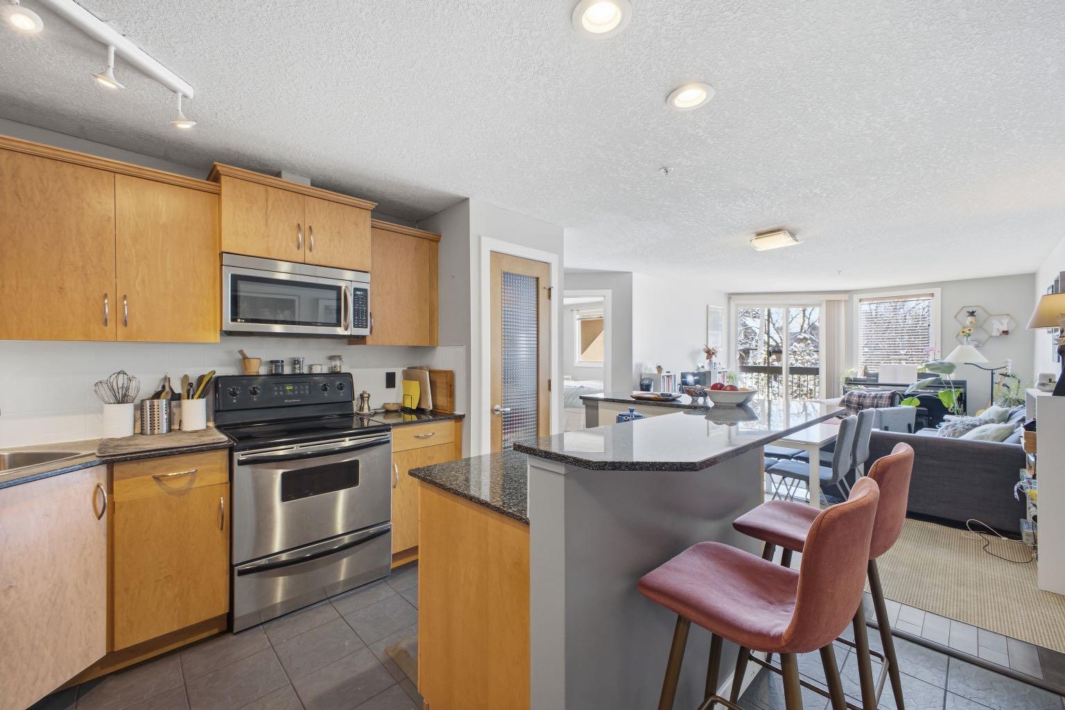 317 19 Avenue SW 212