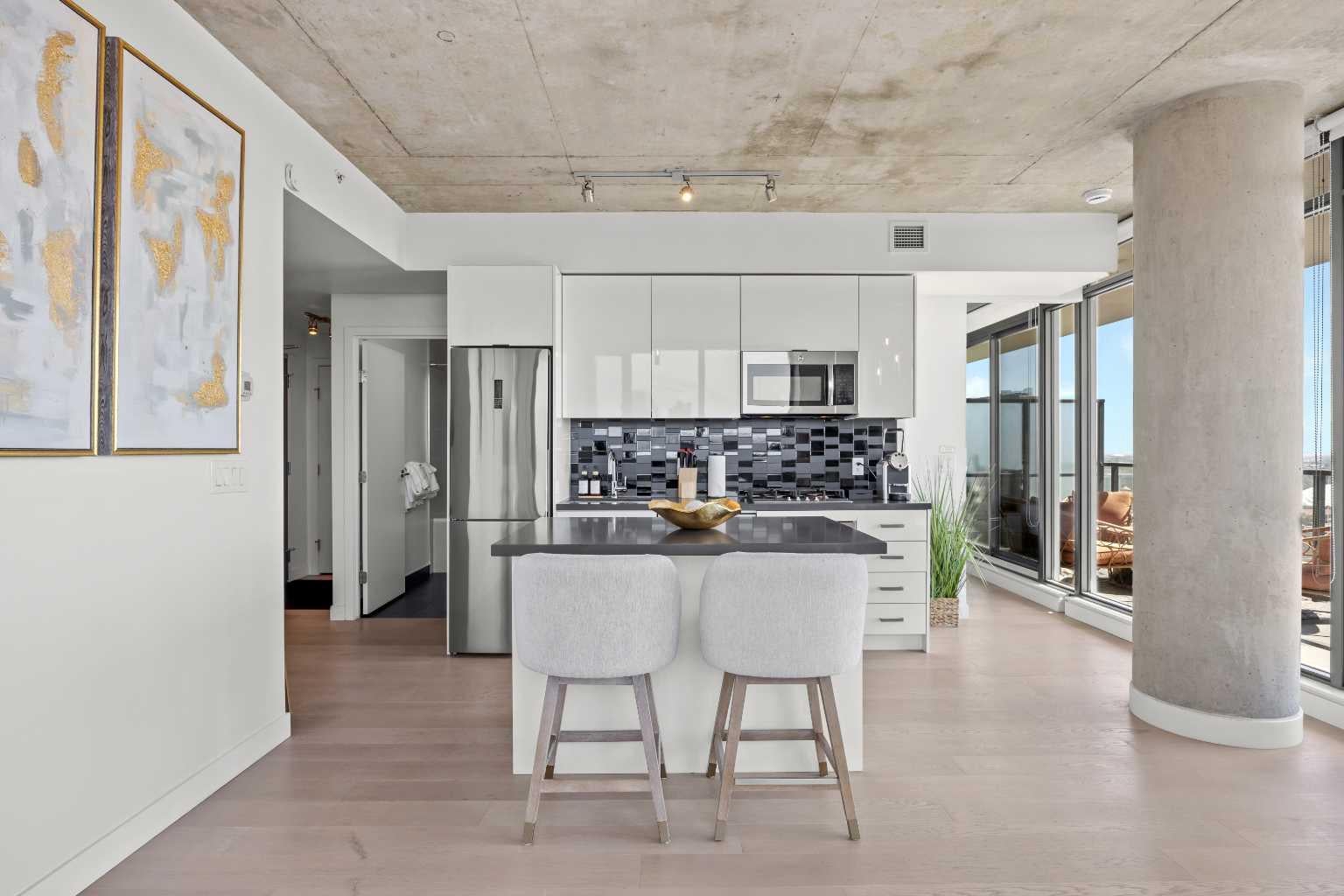 1010 6 Street SW 2702