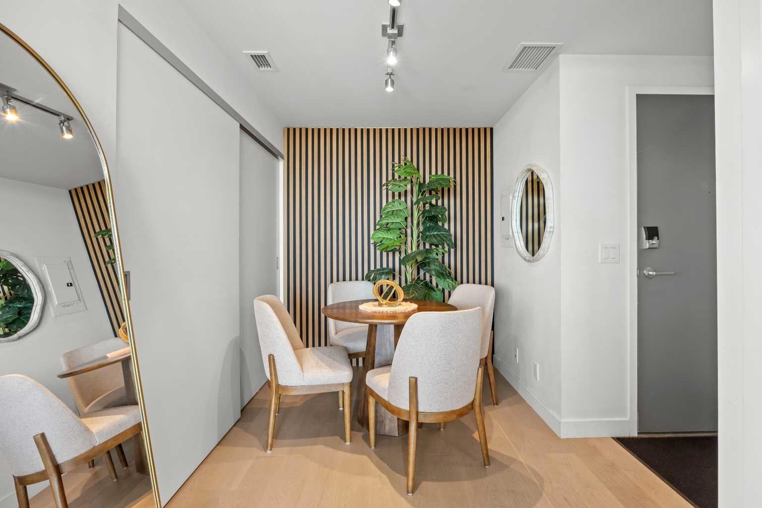1010 6 Street SW 2702
