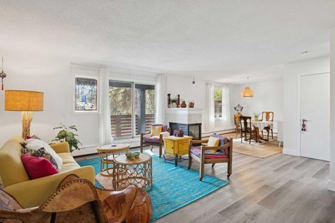 Photo of 1606 34 Avenue SW #1, Calgary, AB T2T 2B4 (MLS # A2262573) Photo of 1606 34 Avenue SW #1, Calgary, AB T2T 2B4 (MLS # A2262573)
