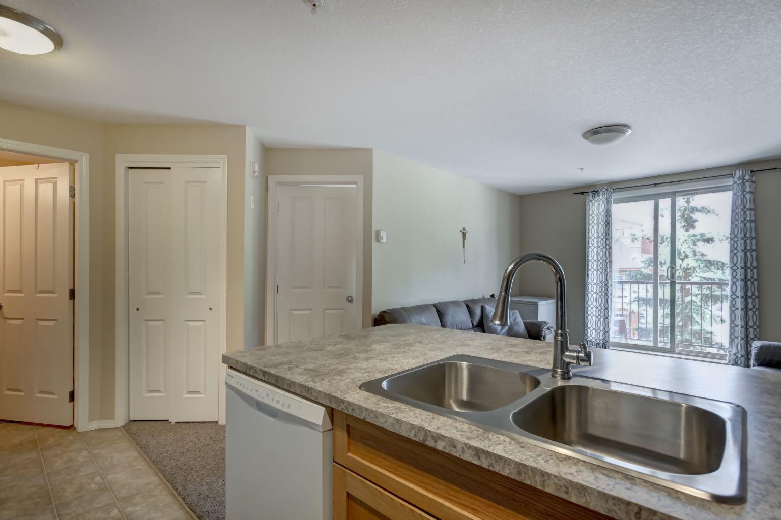 186 Kananaskis Way 202