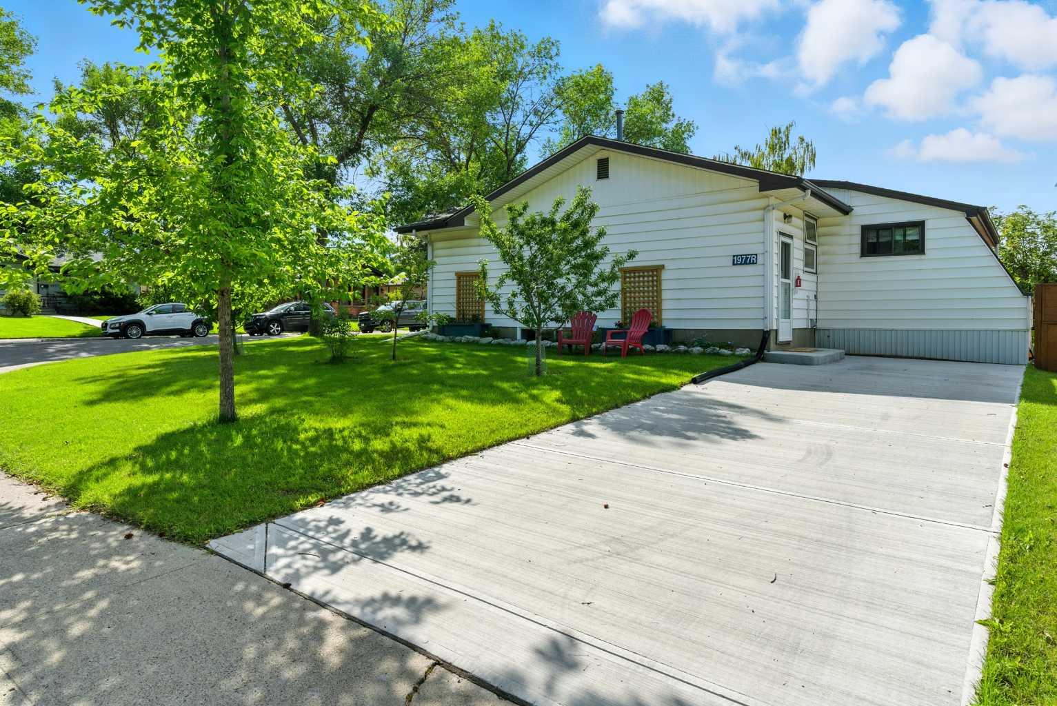 1977 Cottonwood Crescent SE