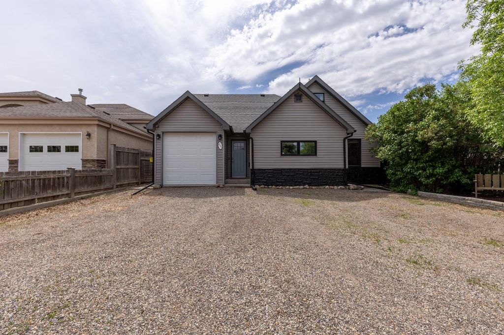 Photo of 2241 21 Avenue, Coaldale, AB T1M 1J1 (MLS # A2316346)
