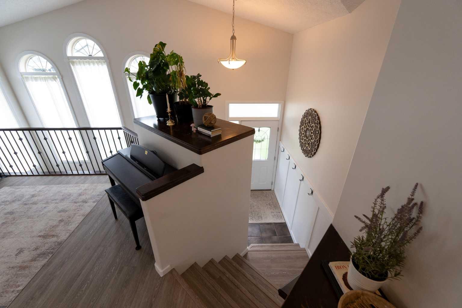 148 Coalbanks Boulevard W