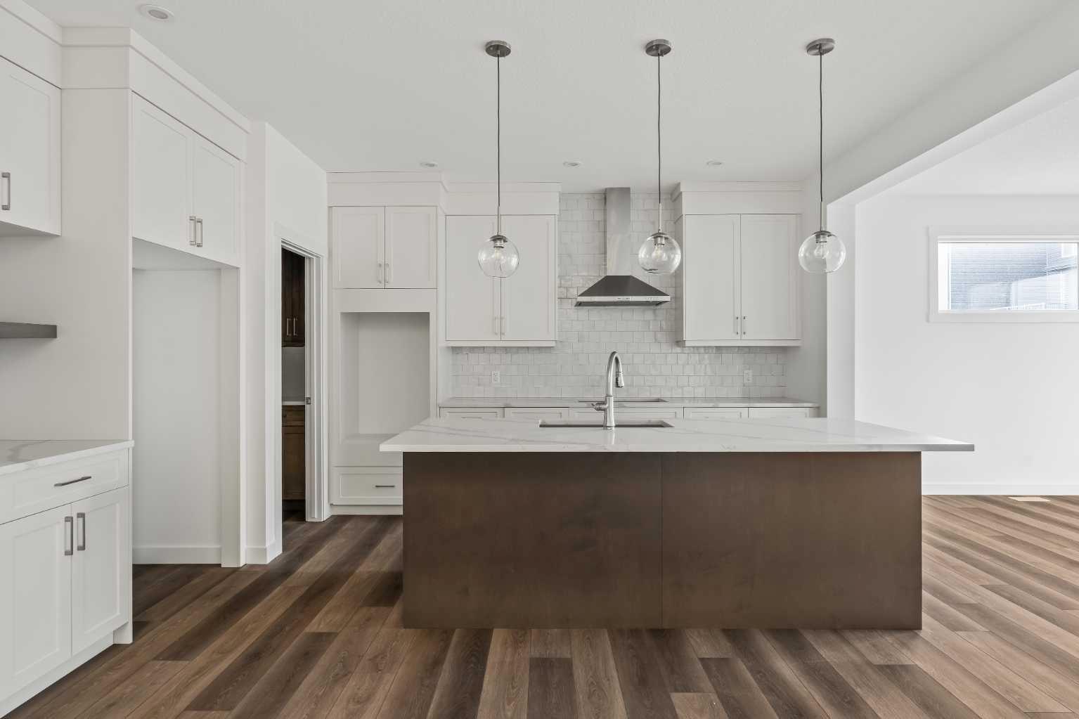 208 Starling Place NW