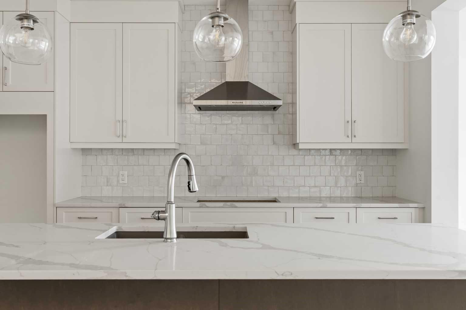 208 Starling Place NW