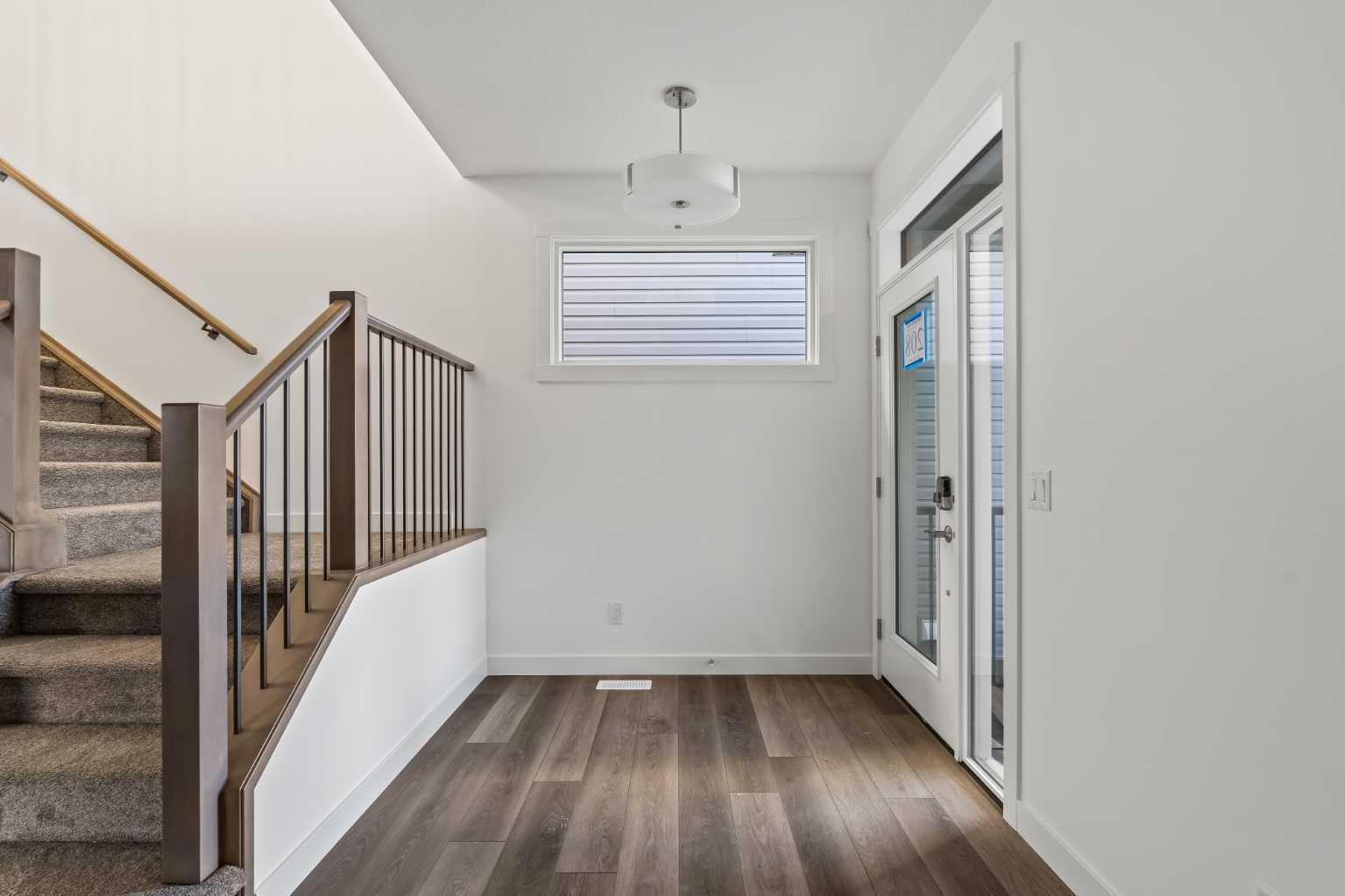 208 Starling Place NW