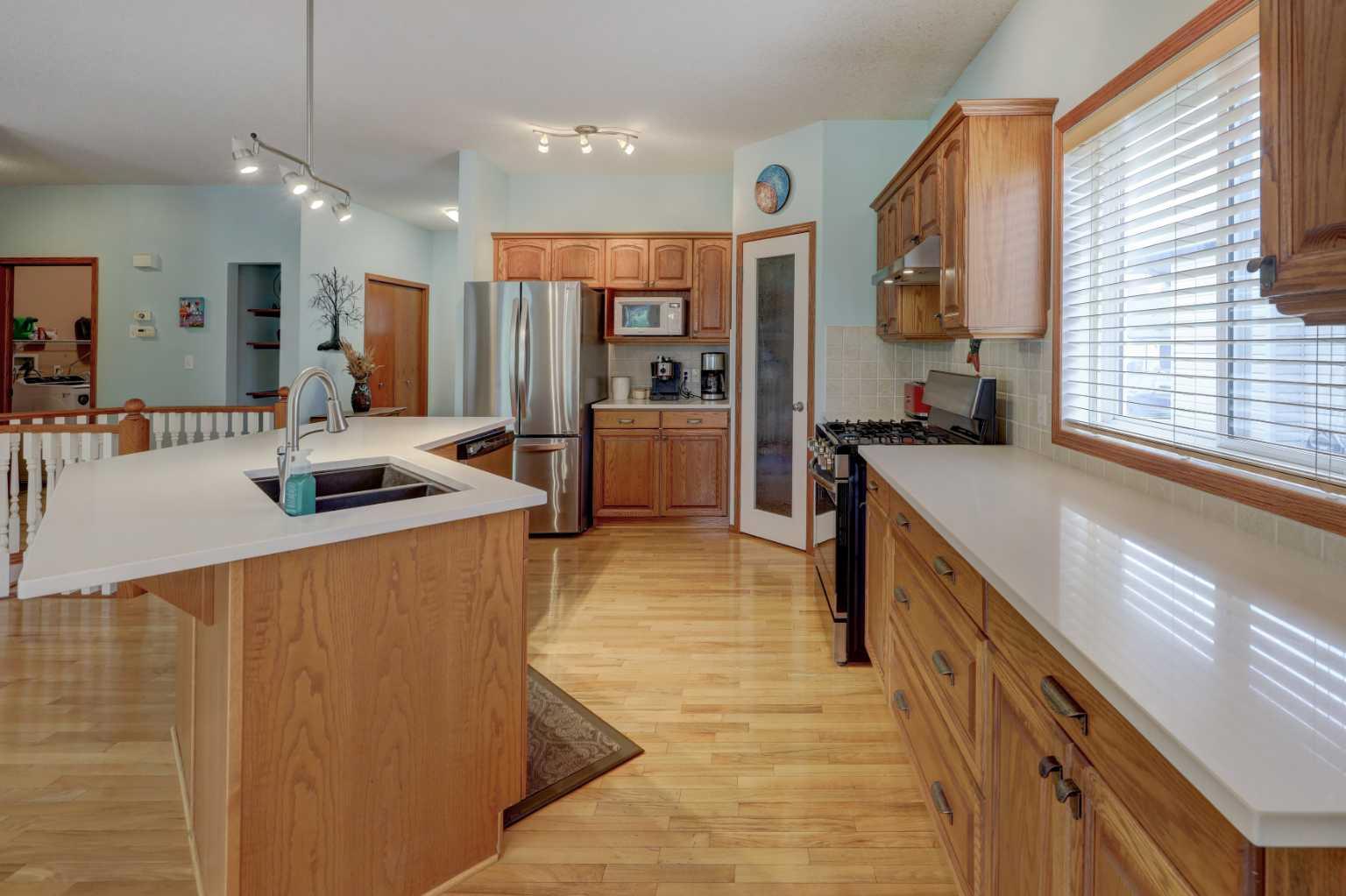 123 Hillview Road