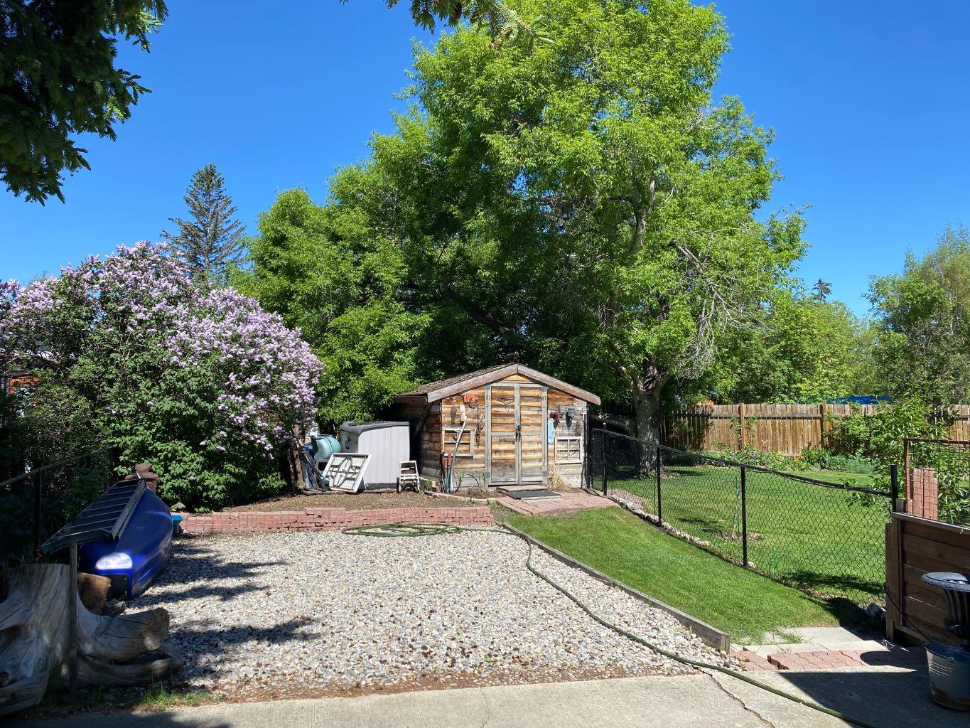 111 Lynnbrook Bay SE