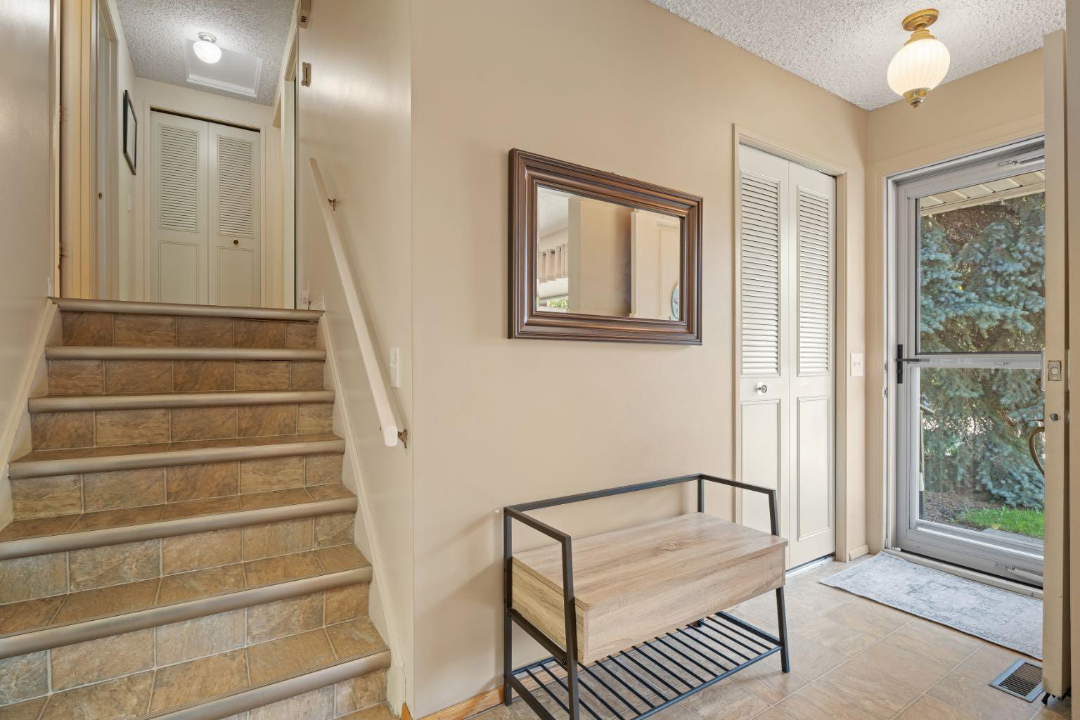 111 Lynnbrook Bay SE