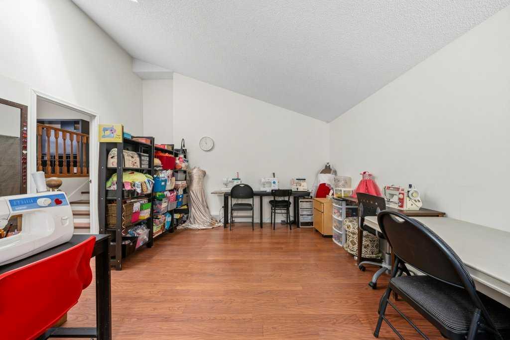 112 Cedargrove Way SW
