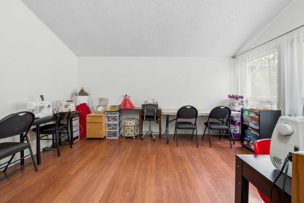 112 Cedargrove Way SW