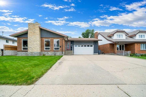 Photo of 2672 12 Avenue SE, Medicine Hat, AB T1B 1V6 (MLS # A2344939)