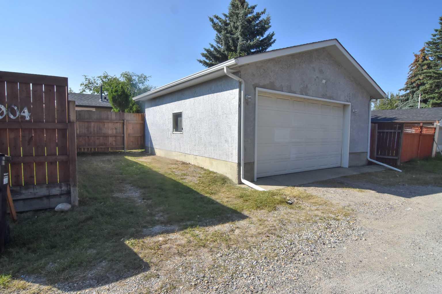 904 Abbotsford Drive NE