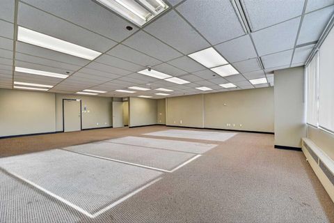 1109 17 Avenue SW 302 Calgary AB T2T 0B4