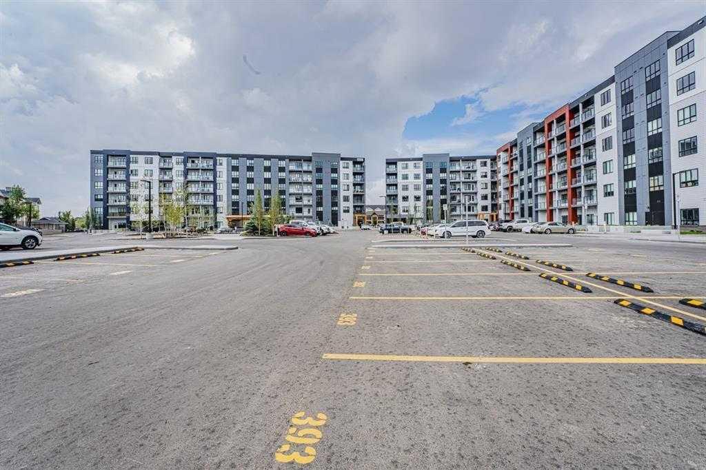 60 Skyview Ranch Road NE 1305