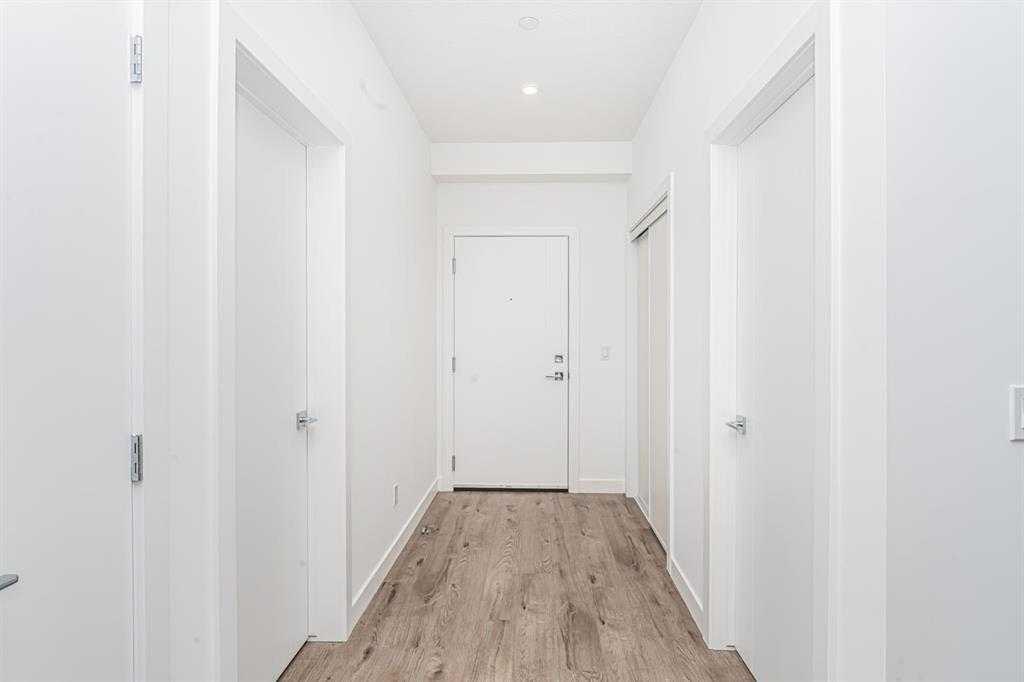 60 Skyview Ranch Road NE 1305