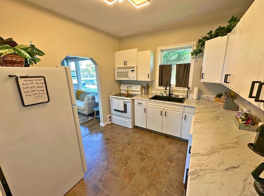 Photo of 5548 44 Avenue, Red Deer, AB T4N 3J3 (MLS # A2345150)