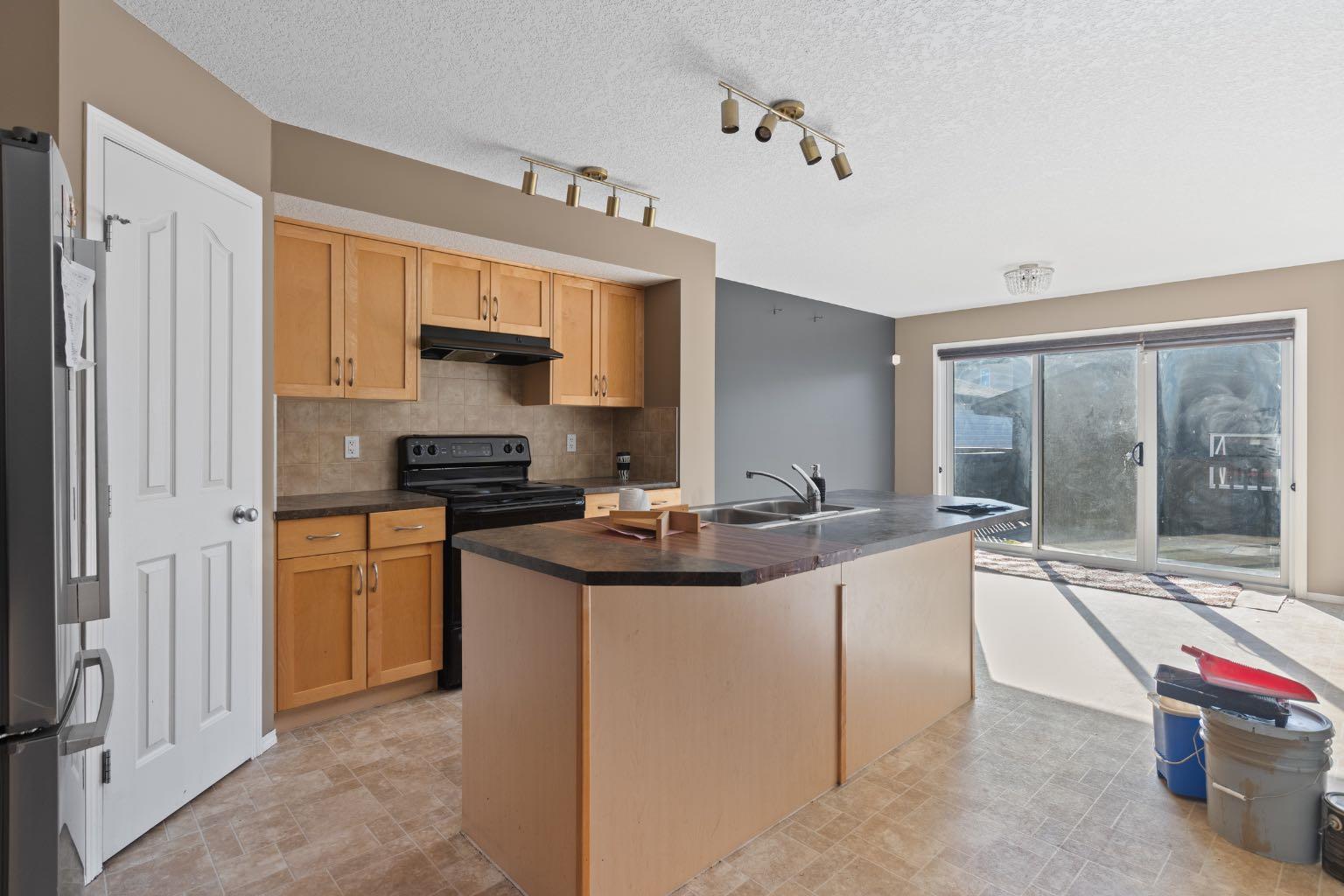 23 Saddlecrest Way NE