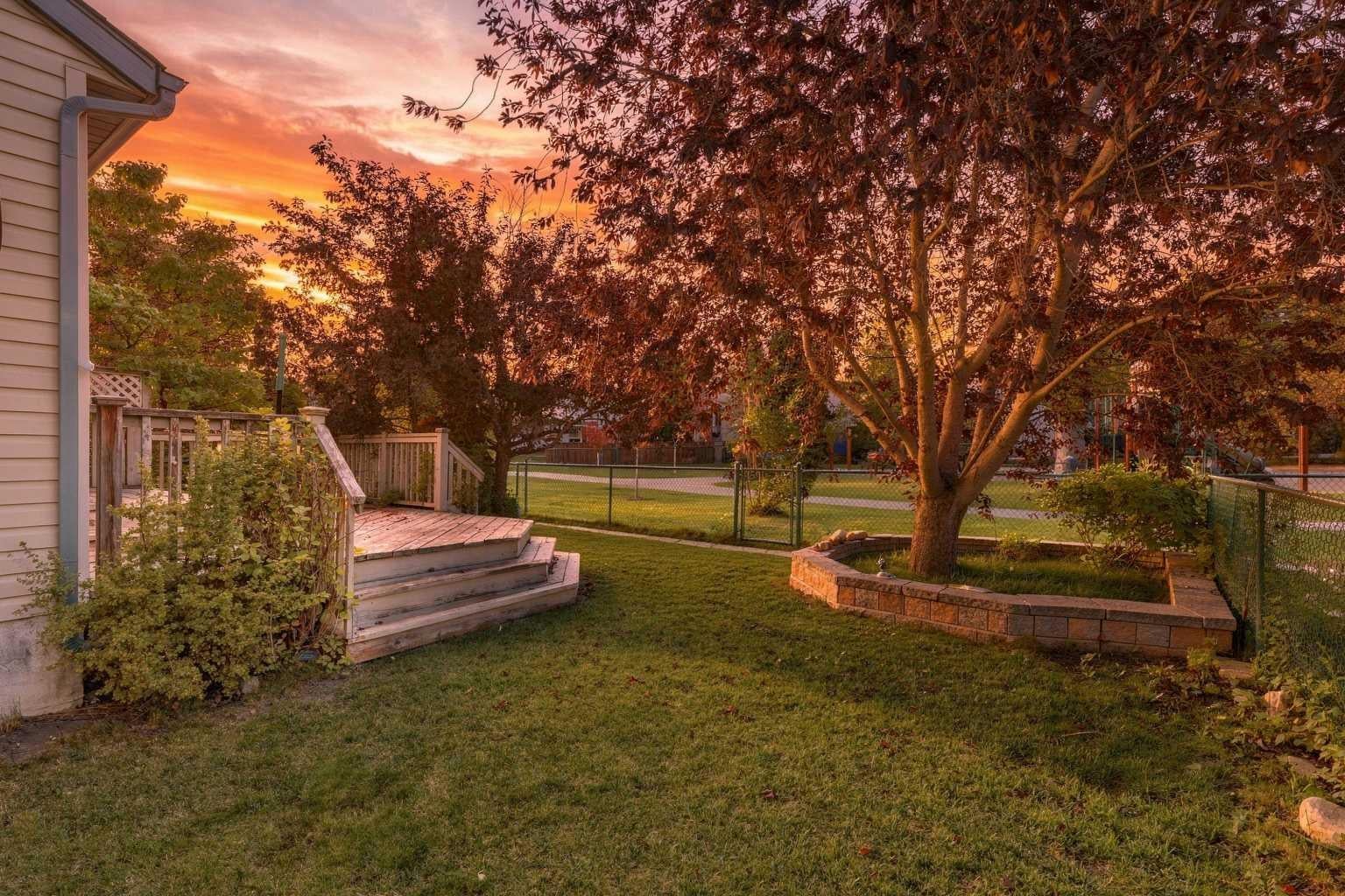 25 Arbour Ridge Park NW