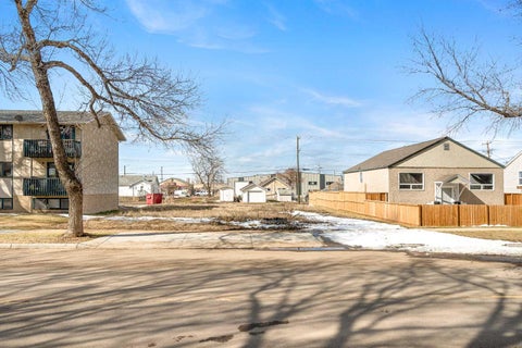 Photo of 5212 50 Street, Lloydminster, AB T9V 0M5 (MLS # A2306740)